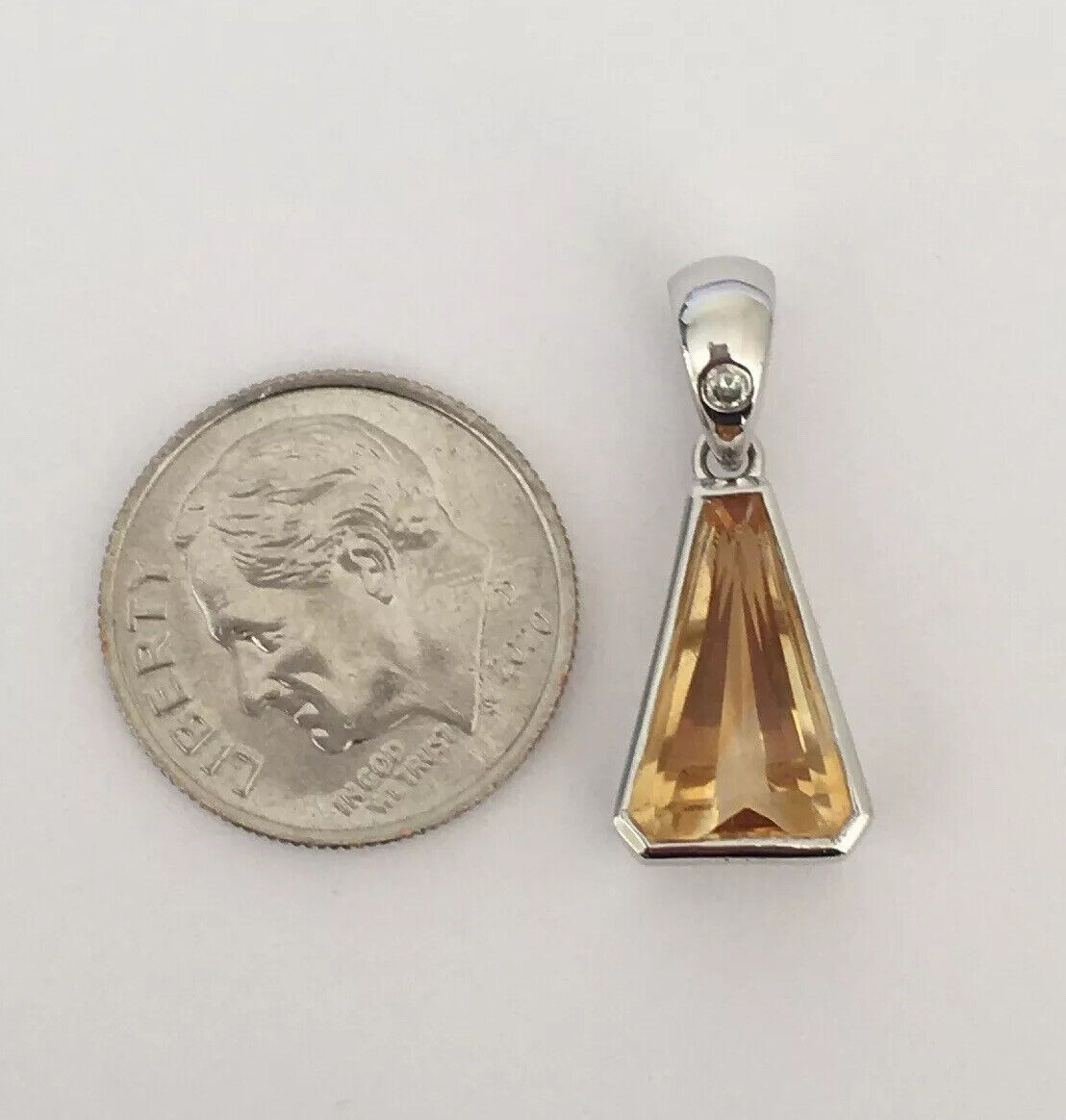 P-4406 New 14k Solid White Gold W/G Triangle Natural Yellow Citrine Diamond Pendant