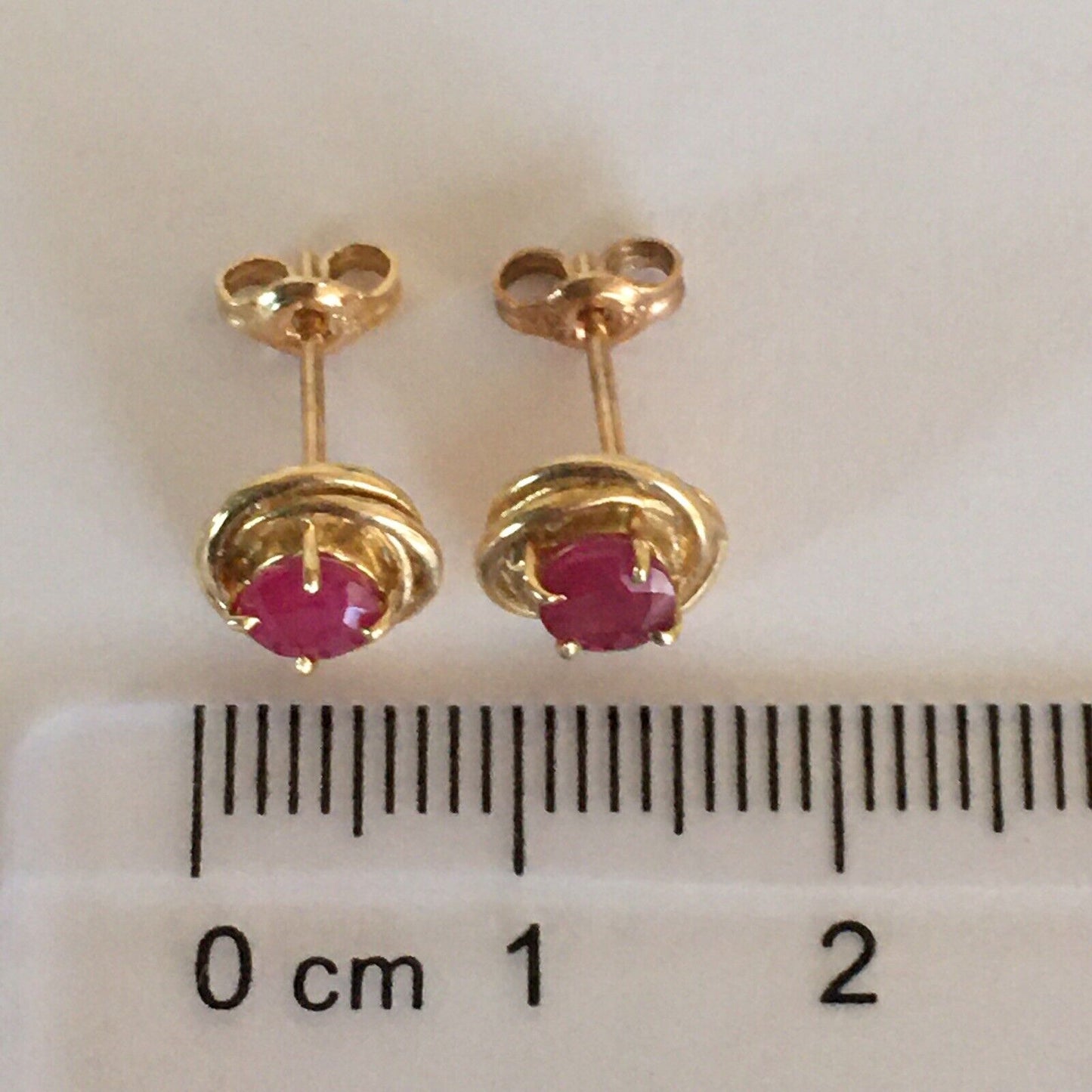 P-0215 14k Solid yellow Gold genuine Ruby Earrings Studs Round Precious Gemstone