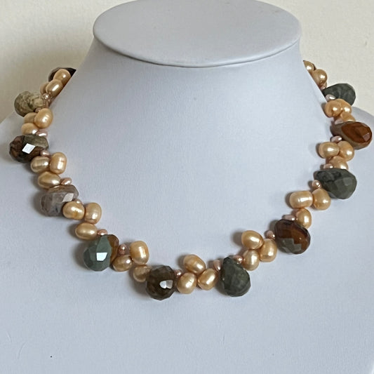 Natural golden fresh water pearl with teardrop shape agate necklace