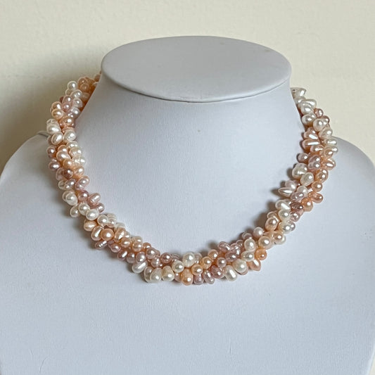 Natural fresh water pearl necklace