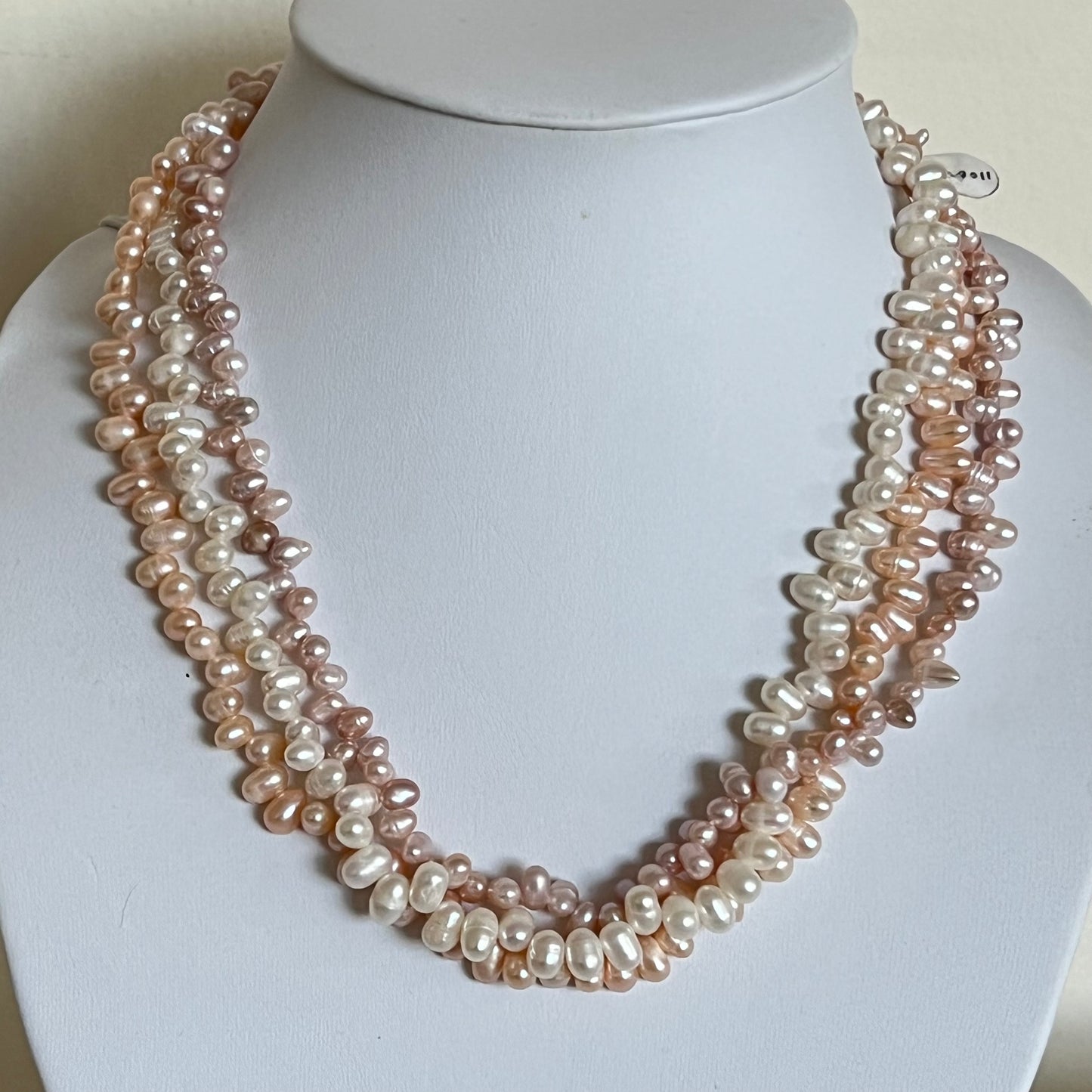 Natural fresh water pearl necklace