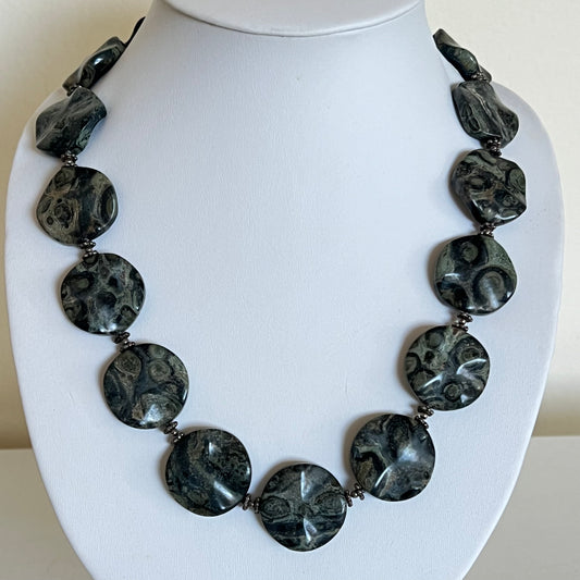 Flat round shape, Agate necklace