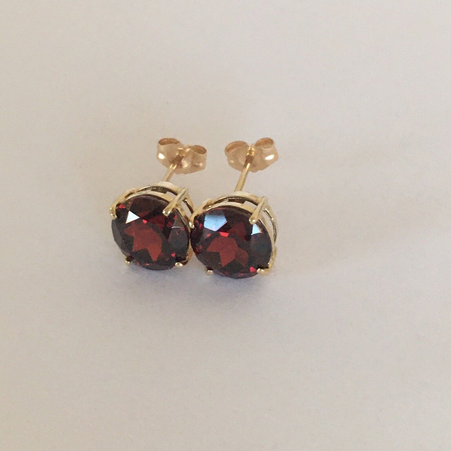 P2140 New 14k Solid yellow Gold Garnet Earrings Studs Round Gemstone 8*8mm