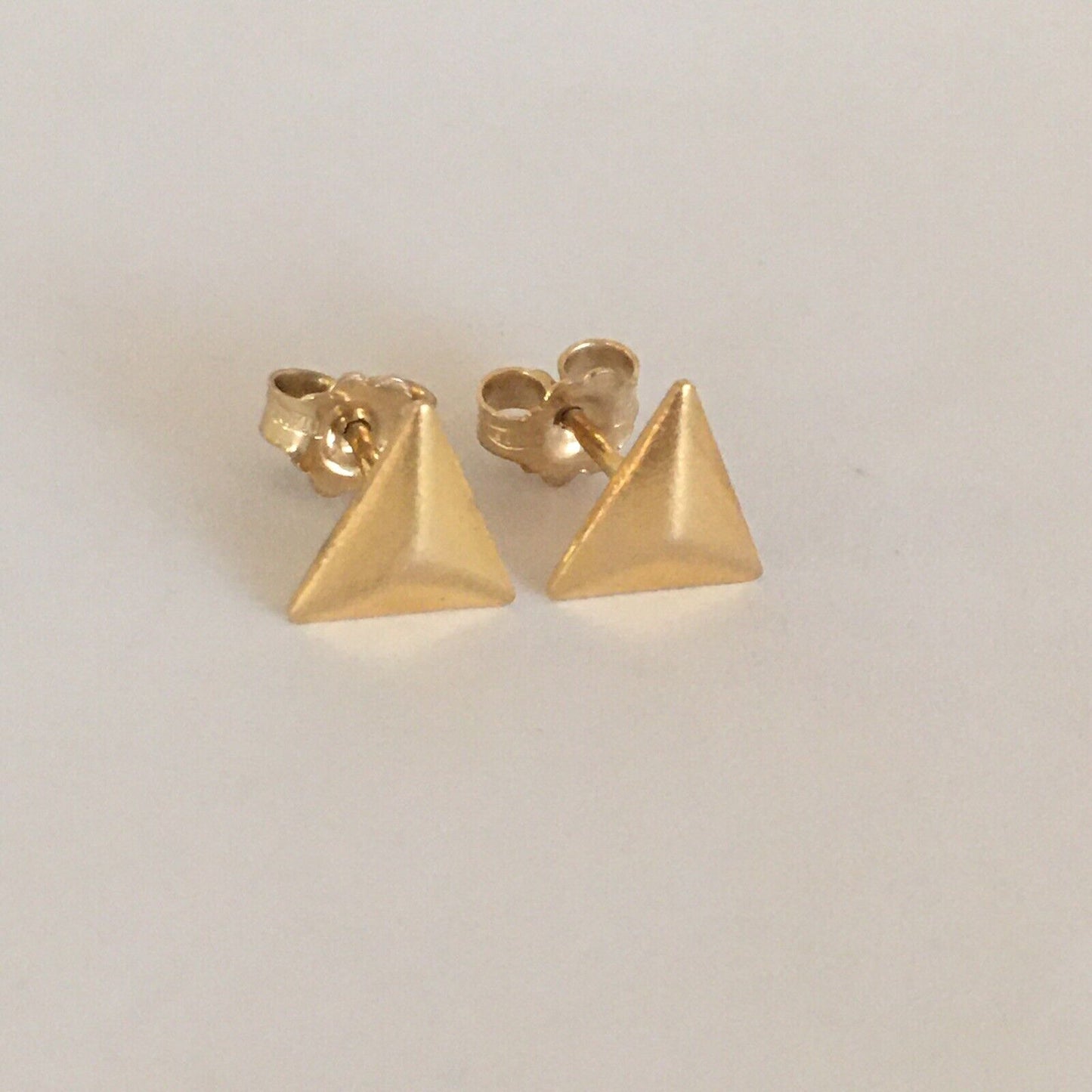 P-0360, New 14k Yellow Gold Earrings Studs Unique Triangle Design