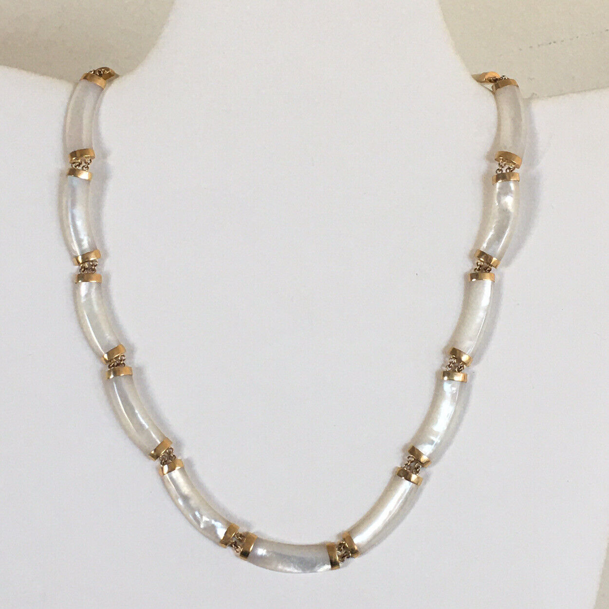 P-05756 New 14k Solid Yellow Gold Mother of pearl Necklace Unique Design MOP