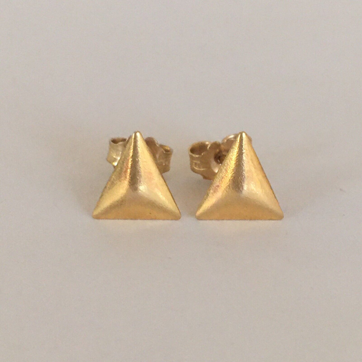 P-0360, New 14k Yellow Gold Earrings Studs Unique Triangle Design