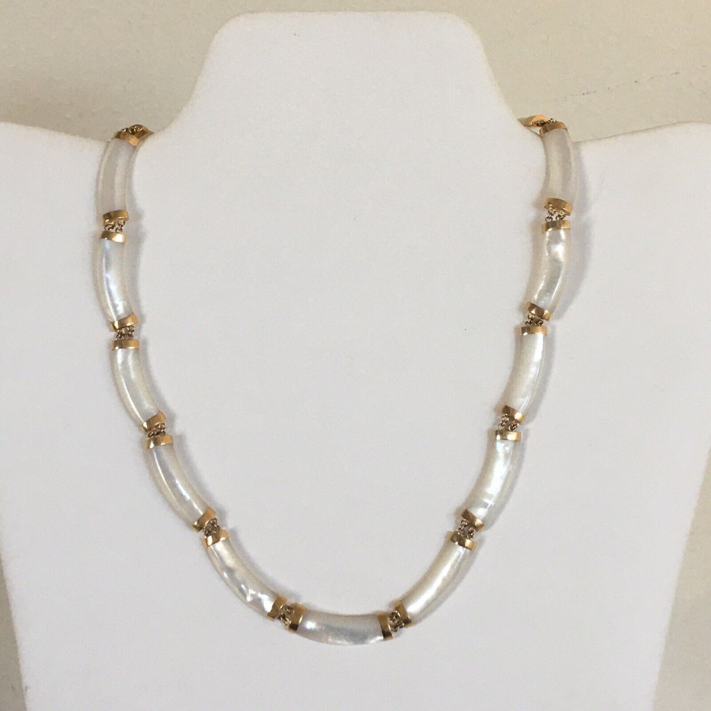 P-05756 New 14k Solid Yellow Gold Mother of pearl Necklace Unique Design MOP