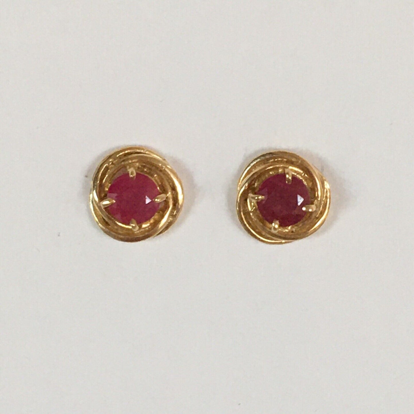 P-0215 14k Solid yellow Gold genuine Ruby Earrings Studs Round Precious Gemstone