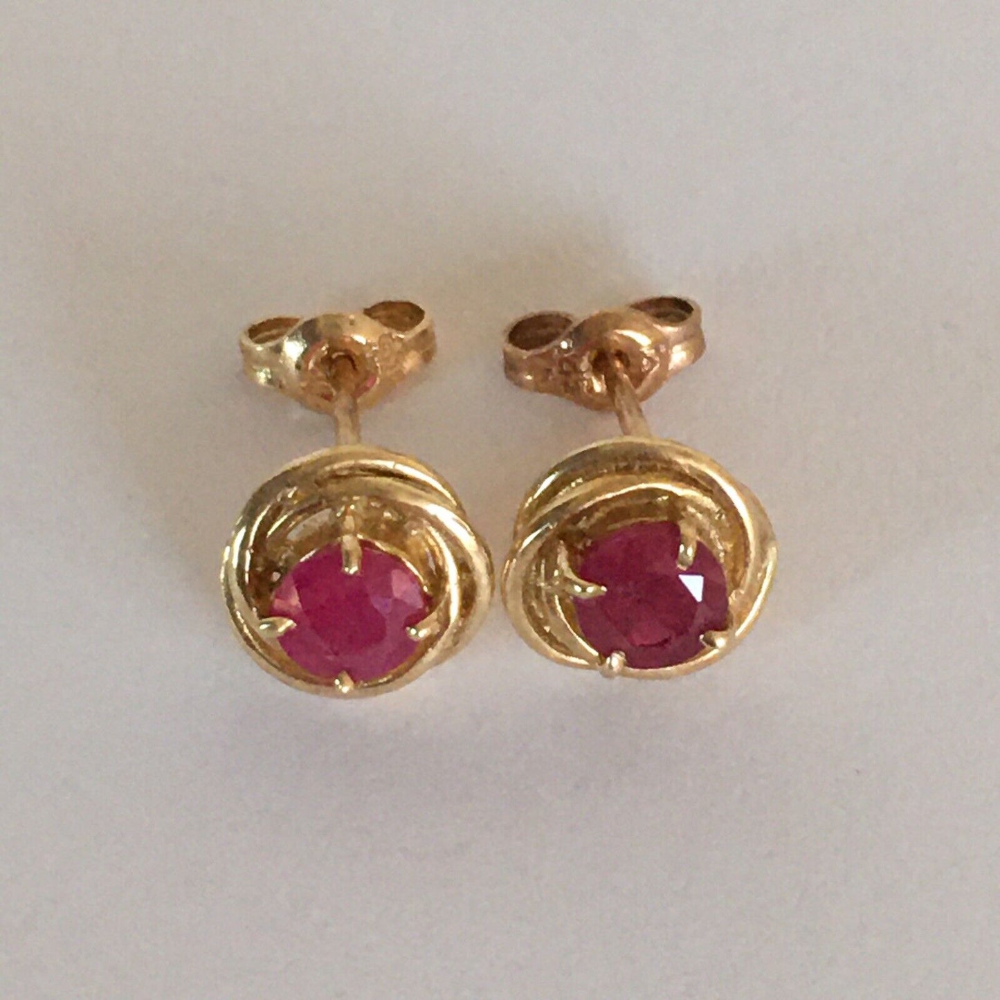 P-0215 14k Solid yellow Gold genuine Ruby Earrings Studs Round Precious Gemstone