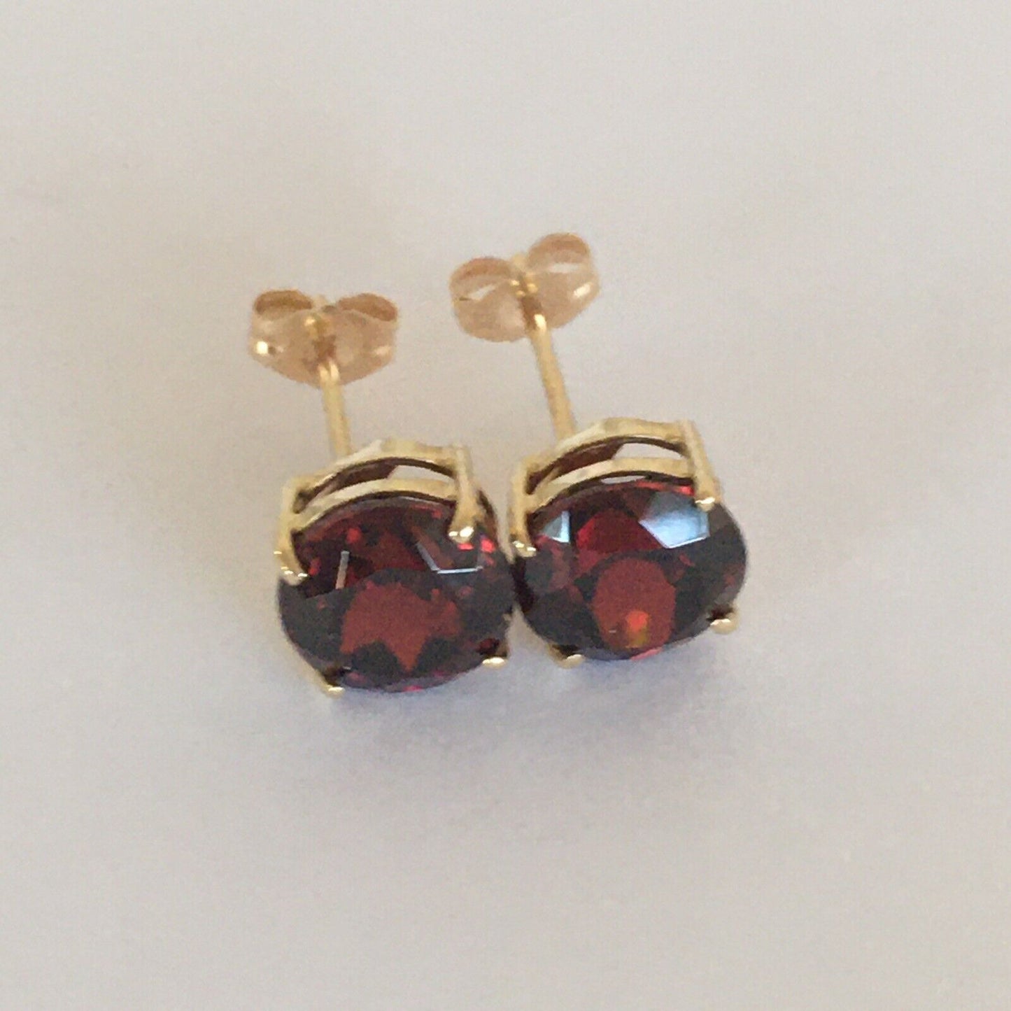 P2140 New 14k Solid yellow Gold Garnet Earrings Studs Round Gemstone 8*8mm