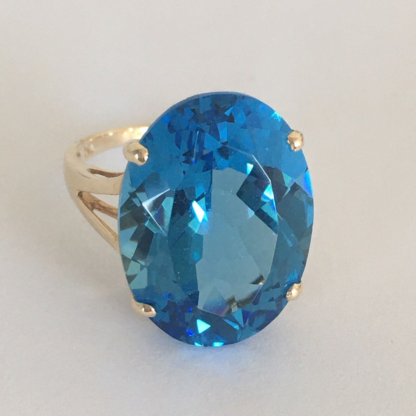 New 14k Solid Yellow Gold Y/G Ring Blue Topaz, 15*20mm, Oval, SZ-7, P068012