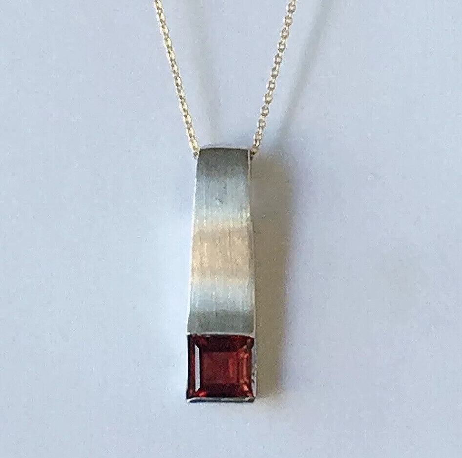 P-0780 New 14k Solid White Gold W/G Red Garnet Pendant