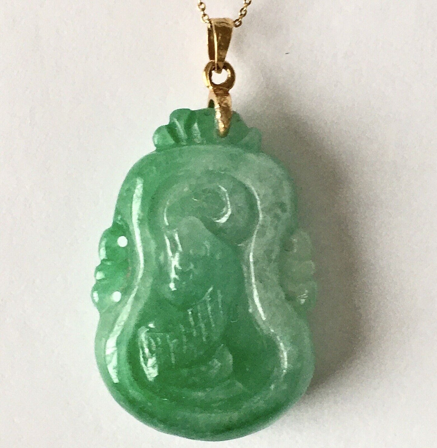 18k Solid Yellow Gold Green Jade Pendant Hand carved Good Luck Fish Gourd 7.7g