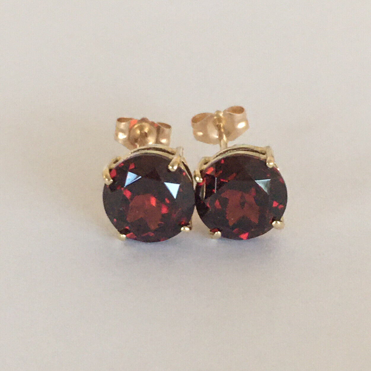 P2140 New 14k Solid yellow Gold Garnet Earrings Studs Round Gemstone 8*8mm