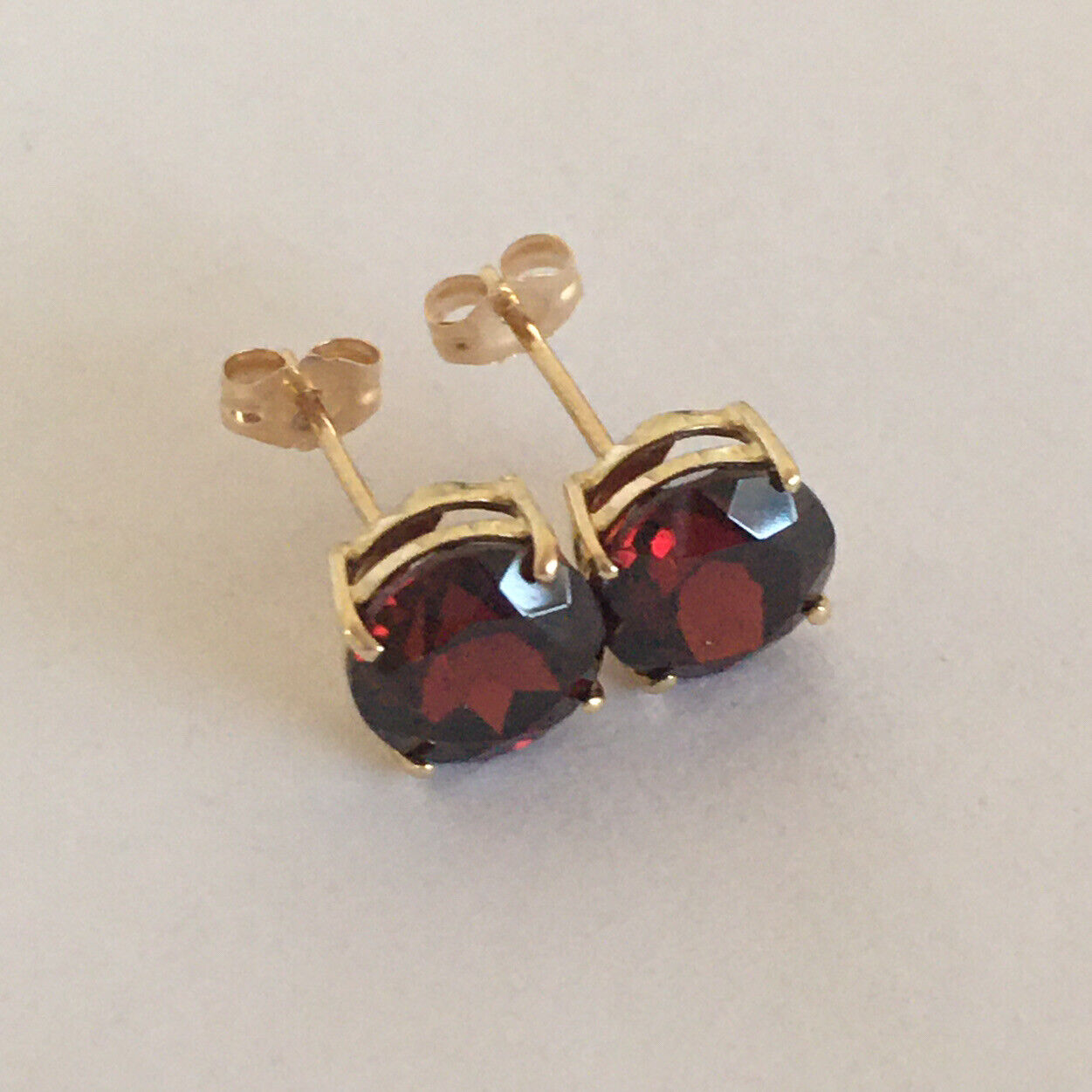 P2140 New 14k Solid yellow Gold Garnet Earrings Studs Round Gemstone 8*8mm