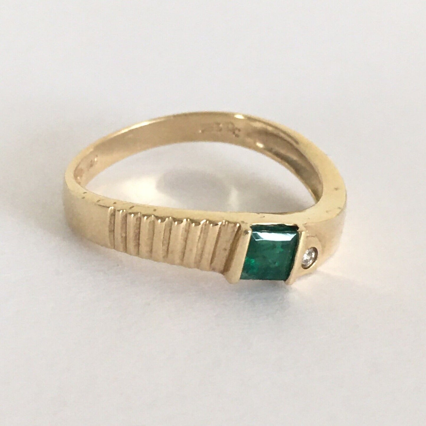 Q10624, New 14k Solid Yellow Gold Y/G Genuine Emerald Diamond Ring, SZ-7