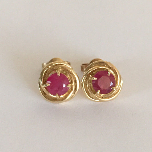 P-0215 14k Solid yellow Gold genuine Ruby Earrings Studs Round Precious Gemstone